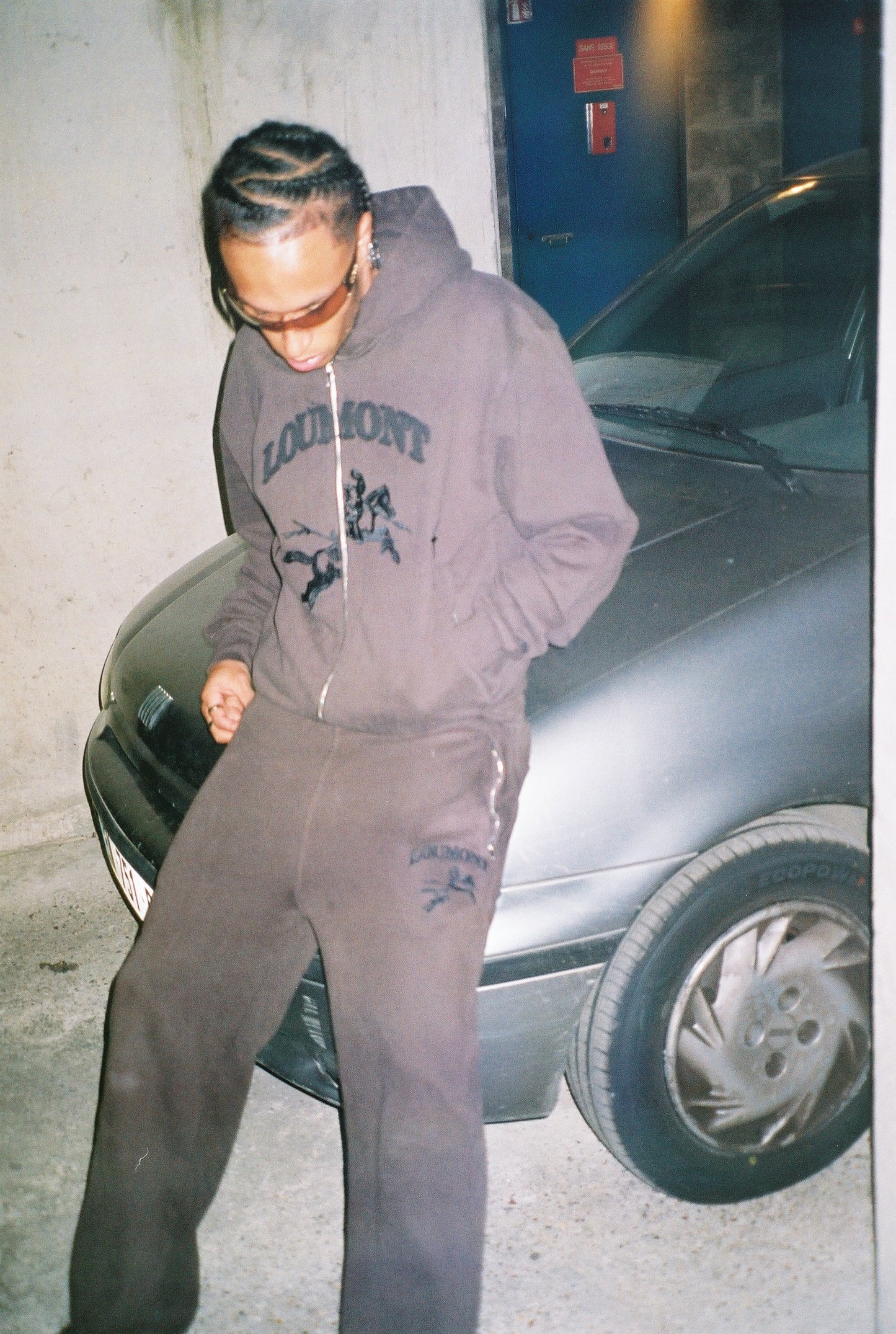 DARK ZIP HOODIE