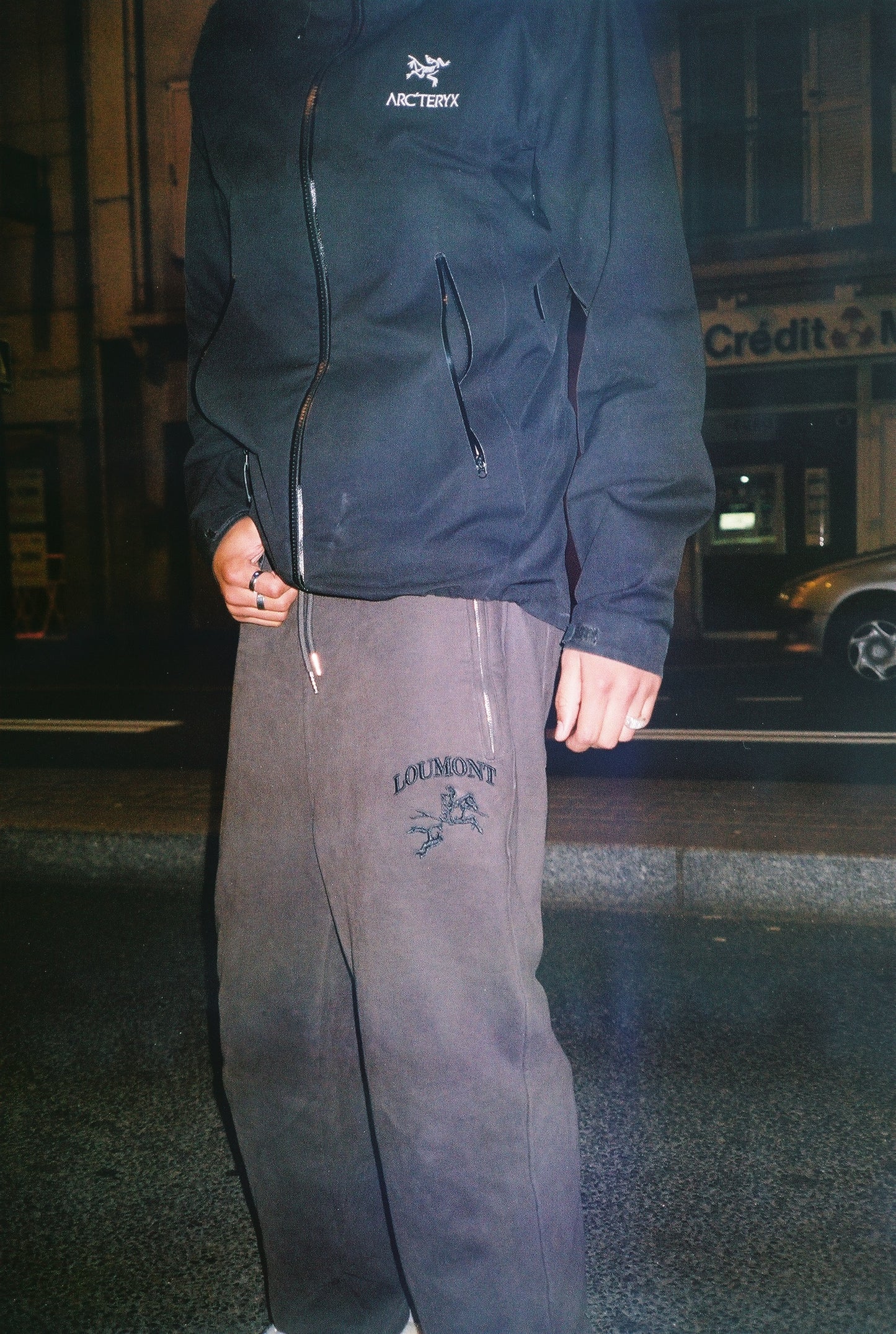 DARK SWEATPANTS