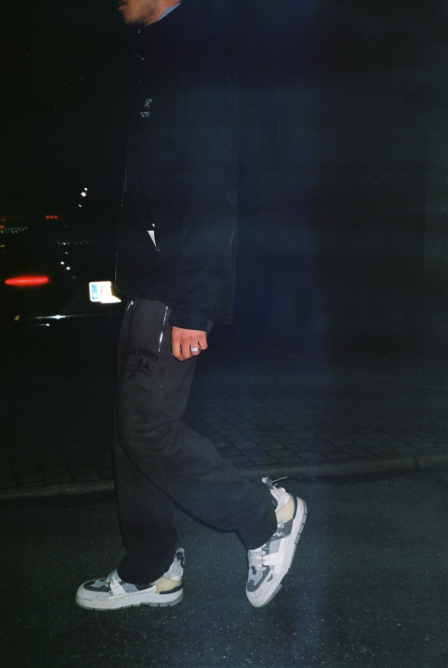 DARK SWEATPANTS