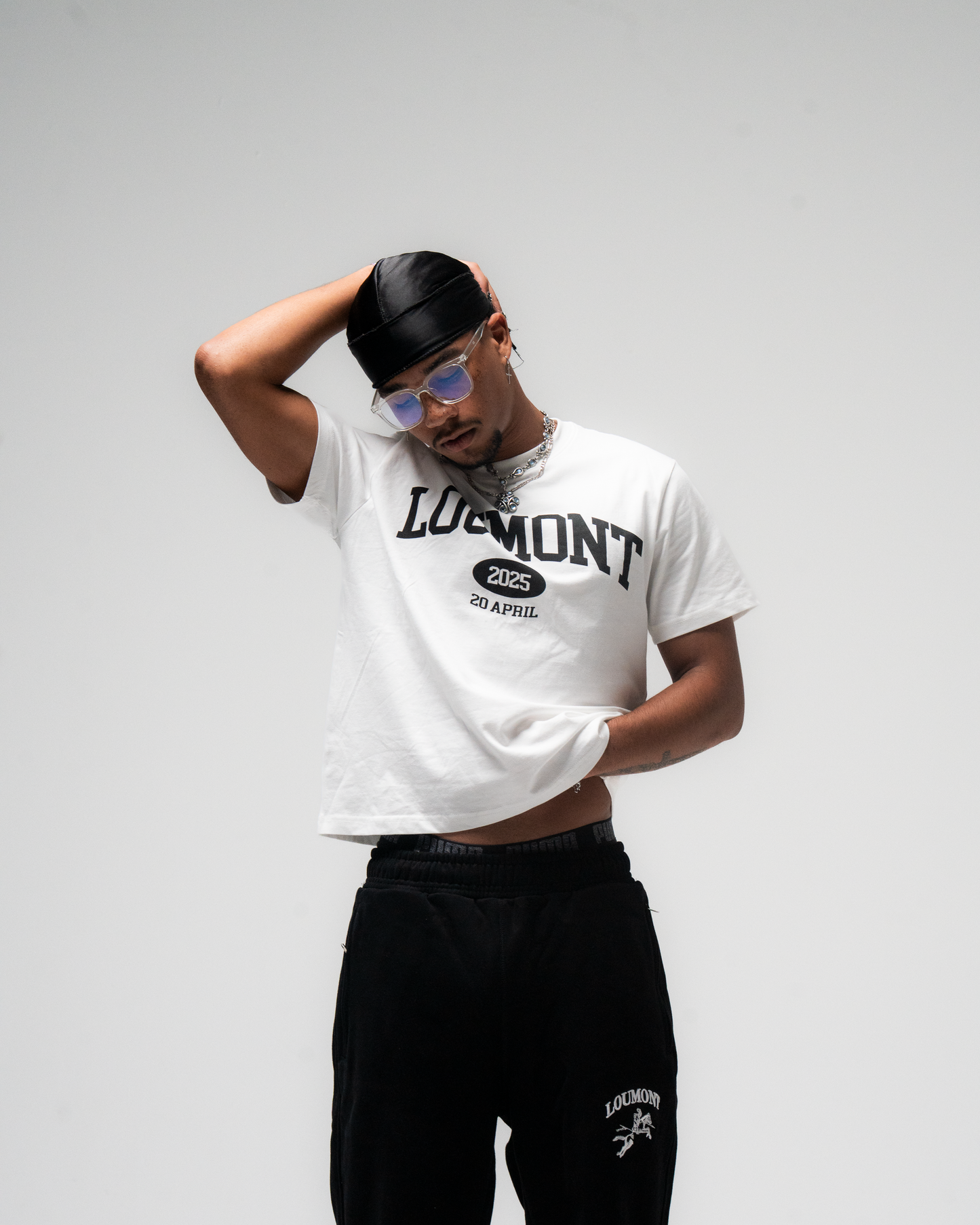 WHITE UNIVERSITY T-SHIRT