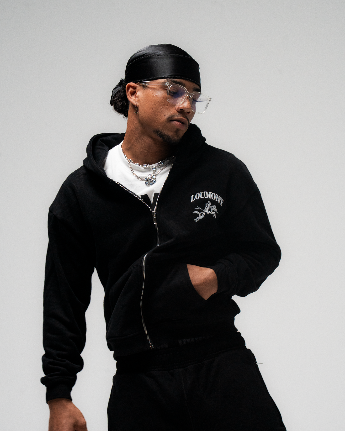 BLACK ZIP-HOODIE