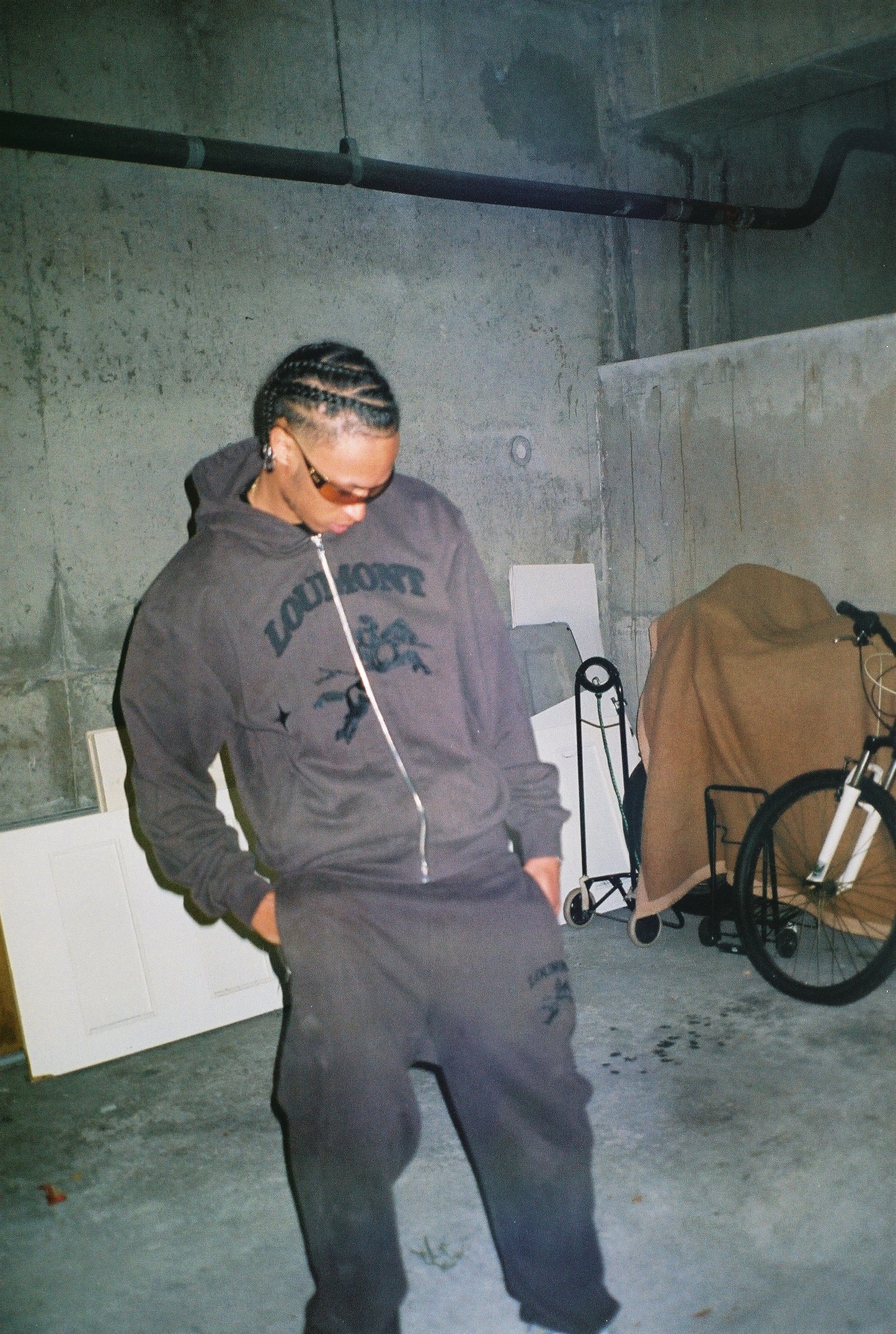 DARK ZIP HOODIE